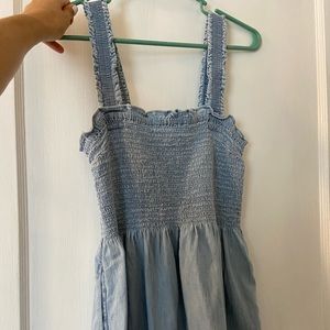 Gap Light weight denim dress with pockets!